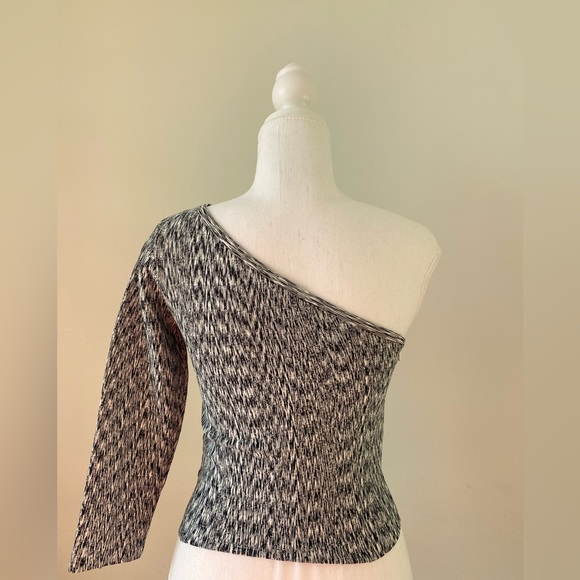 Guess One Shoulder Top - Picture 3 of 4